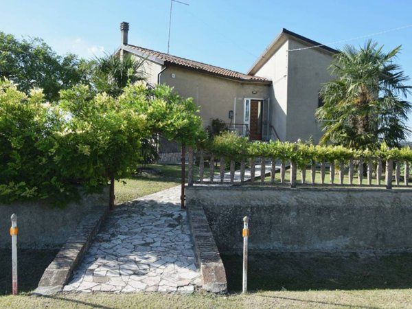 casa indipendente in vendita a Bondeno