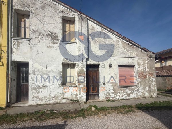 casa indipendente in vendita a Bondeno