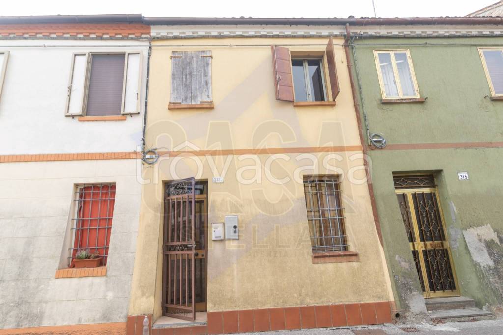casa indipendente in vendita a Bondeno