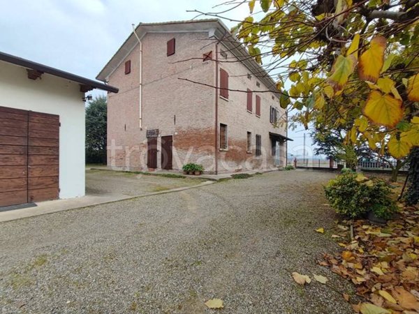 casa indipendente in vendita a Bondeno