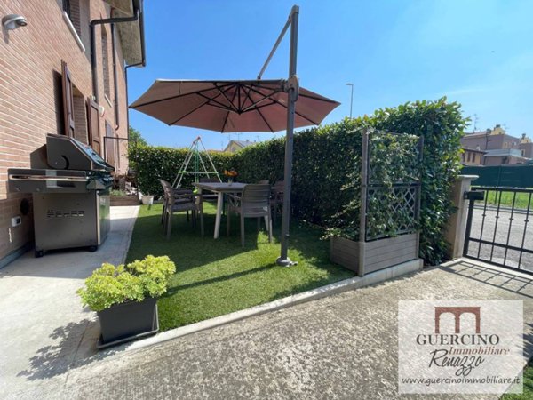 casa indipendente in vendita a Cento in zona Renazzo
