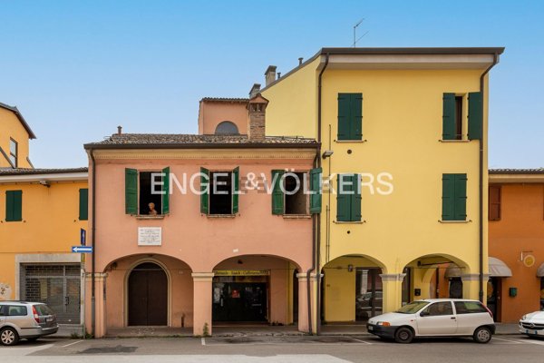 casa indipendente in vendita a Cento
