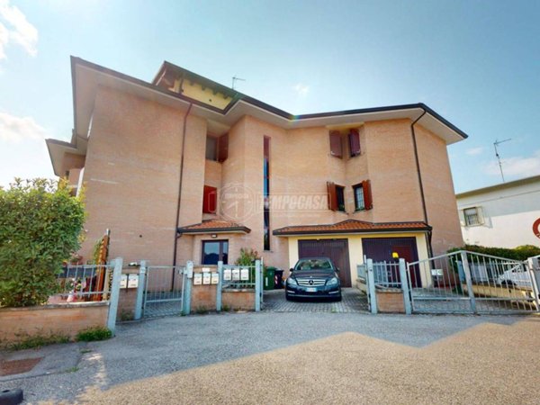 appartamento in vendita a Cento in zona Renazzo