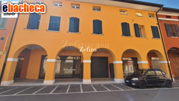 negozio in vendita a Cento