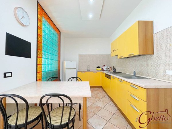 appartamento in vendita a Cento in zona Buonacompra
