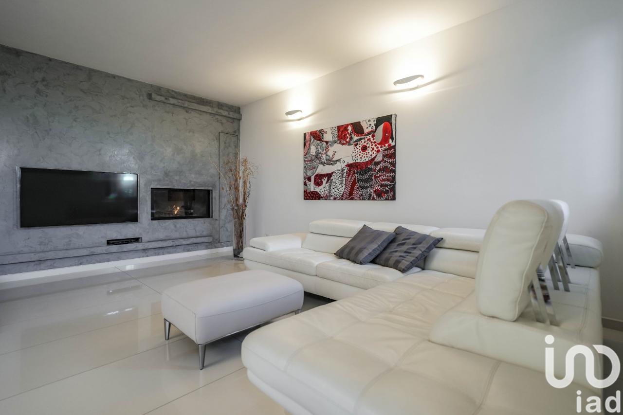 casa indipendente in vendita a Cento