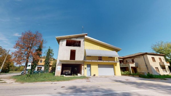 appartamento in vendita a Cento