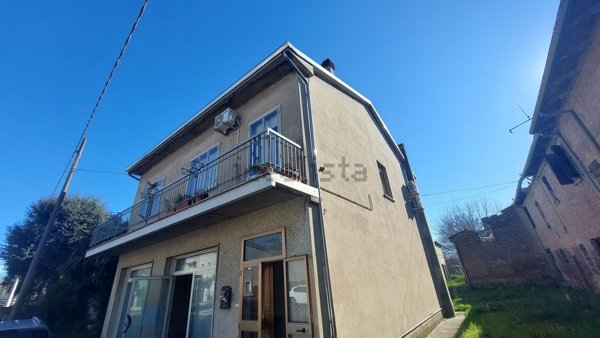 casa indipendente in vendita a Cento in zona Casumaro