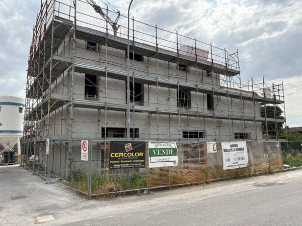 casa indipendente in vendita a Cento in zona Casumaro