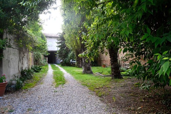 casa indipendente in vendita a Cento