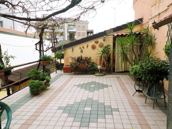 casa indipendente in vendita a Cento