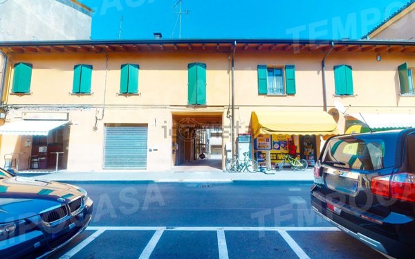 casa indipendente in vendita a Cento