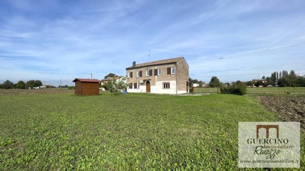 casa indipendente in vendita a Cento in zona Reno Centese