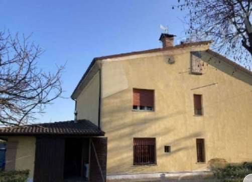 casa indipendente in vendita a Cento in zona Renazzo