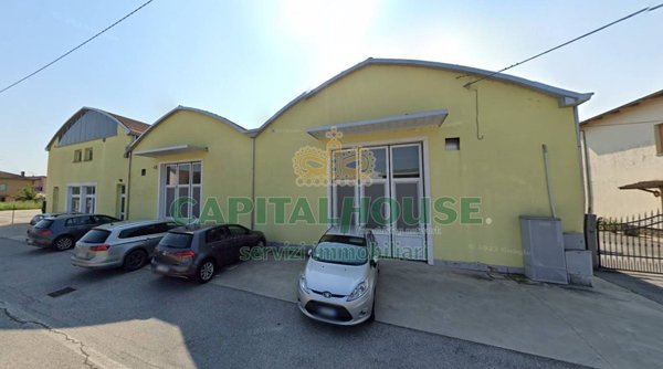 locale di sgombero in vendita a Cento