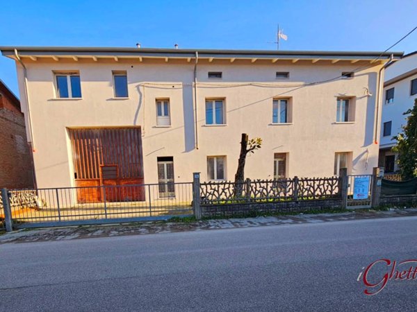 appartamento in vendita a Cento in zona Renazzo