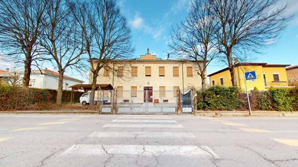 appartamento in vendita a Cento in zona XII Morelli