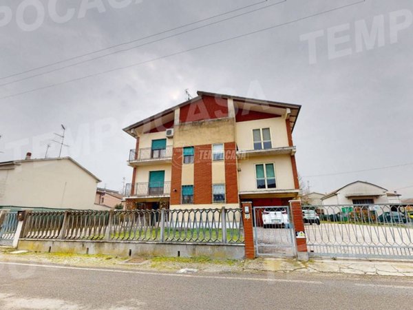 casa indipendente in vendita a Cento in zona Renazzo