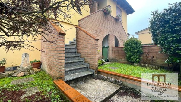 appartamento in vendita a Cento in zona Corporeno
