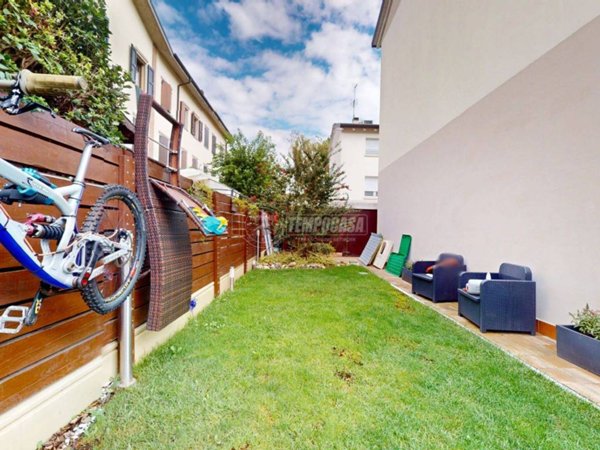 casa indipendente in vendita a Cento
