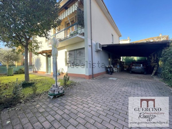 casa indipendente in vendita a Cento in zona Renazzo