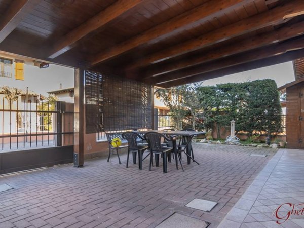 casa indipendente in vendita a Cento in zona Renazzo