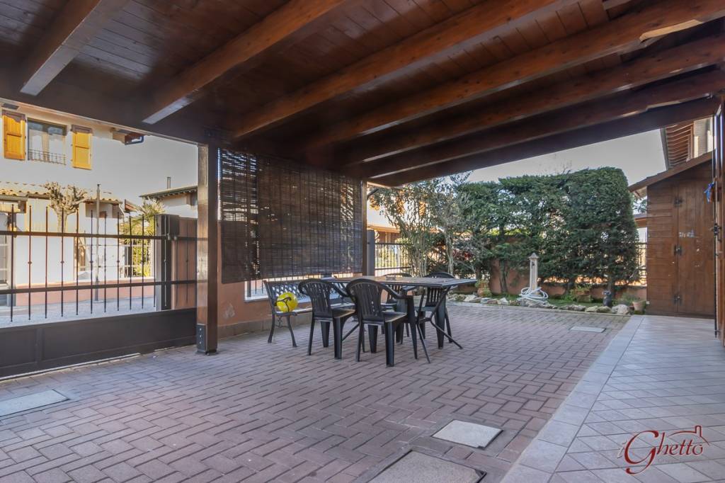 casa indipendente in vendita a Cento in zona Renazzo