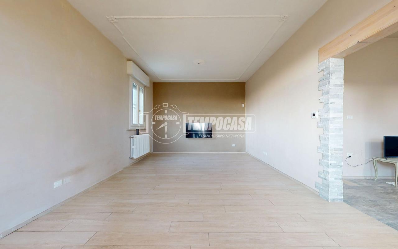 casa indipendente in vendita a Cento