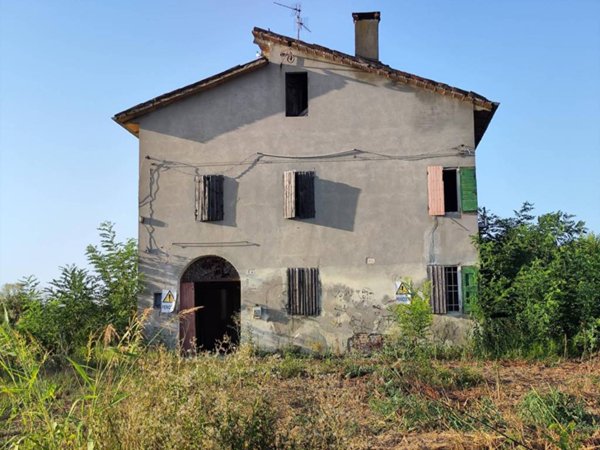 casa indipendente in vendita a Cento in zona Renazzo