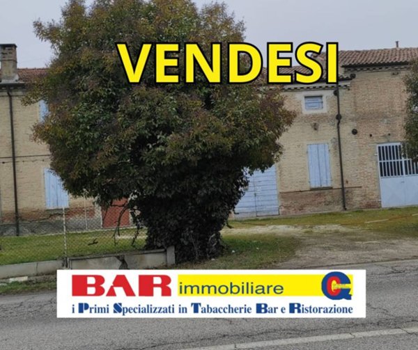 casa indipendente in vendita a Cento in zona Pilastrello