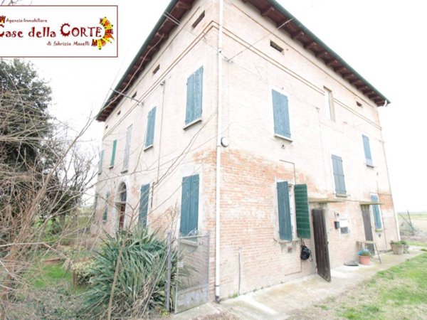 casa indipendente in vendita a Cento in zona Renazzo