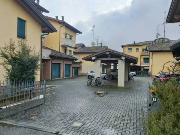appartamento in vendita a Cento in zona Corporeno