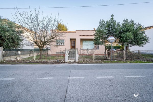 casa indipendente in vendita a Cento