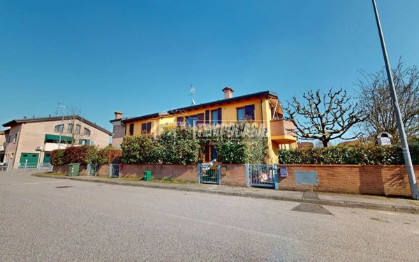 appartamento in vendita a Cento
