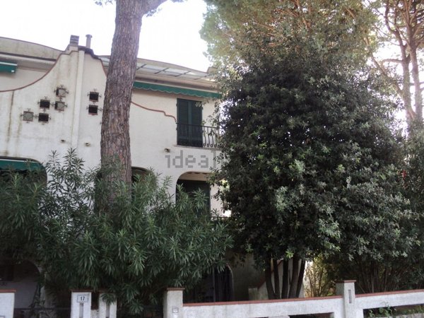 casa indipendente in vendita a Cento