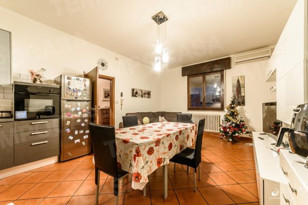 appartamento in vendita a Cento in zona Molino Albergati