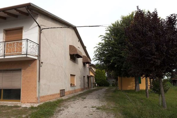 appartamento in vendita a Cento in zona Casumaro