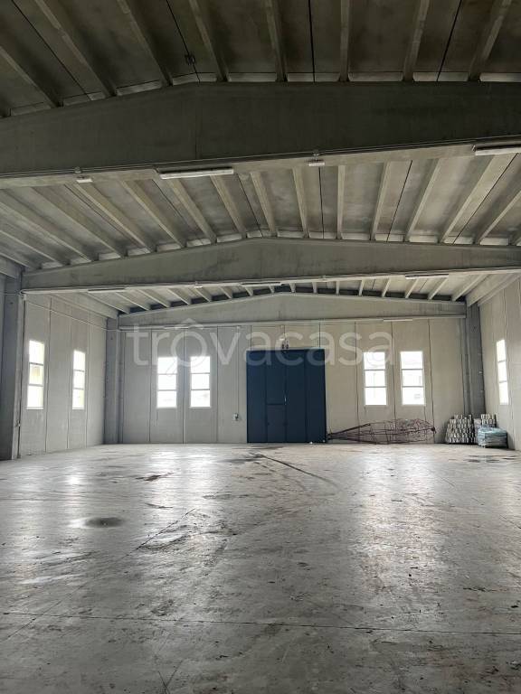 capannone in vendita a Cento in zona XII Morelli