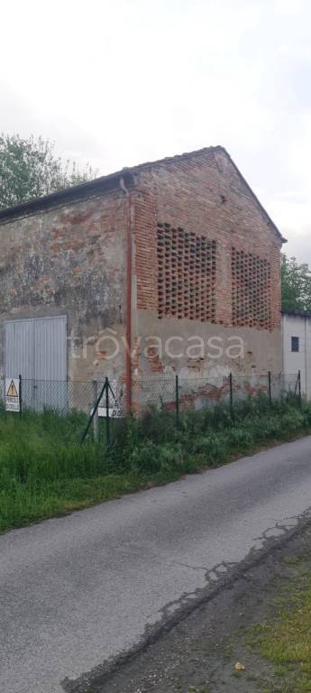 terreno agricolo in vendita a Cento in zona Buonacompra