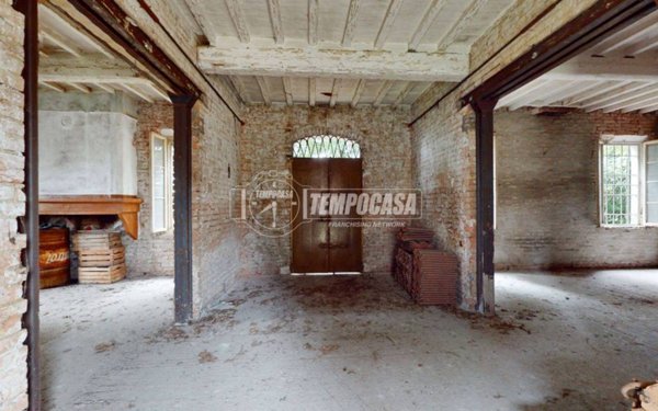 casa indipendente in vendita a Cento in zona Casumaro