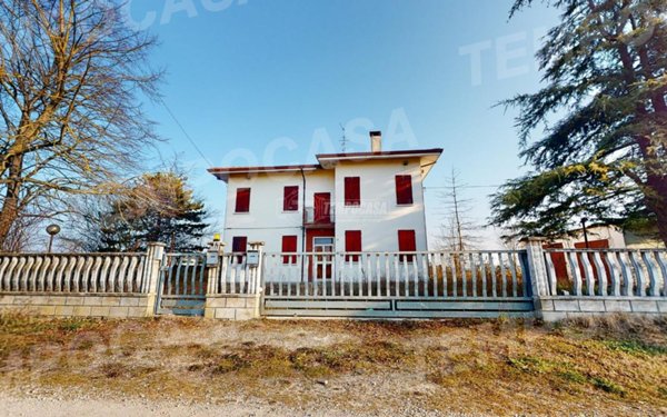 casa indipendente in vendita a Cento in zona Renazzo