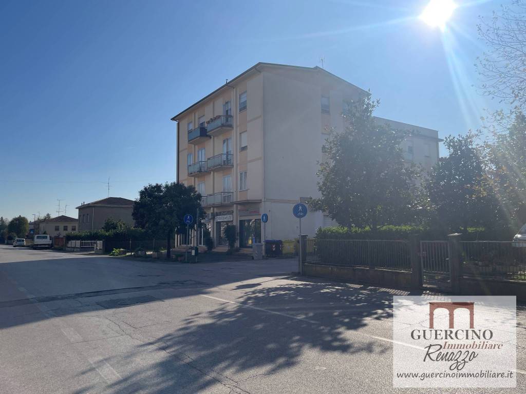 appartamento in vendita a Cento in zona Renazzo