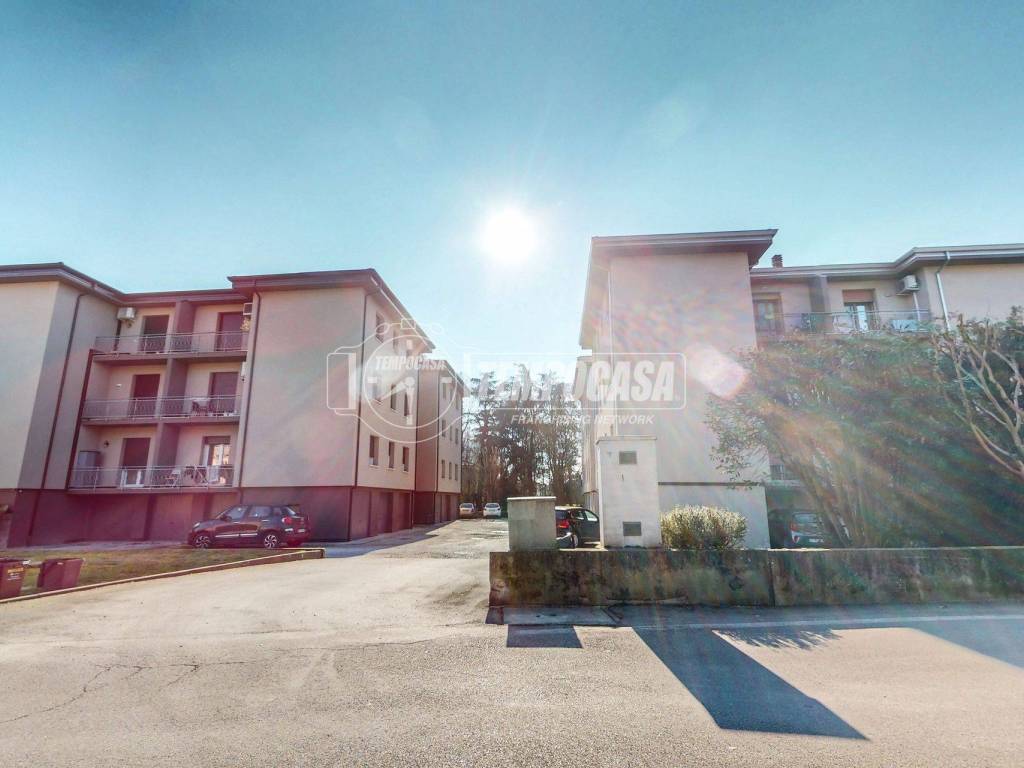 appartamento in vendita a Cento in zona Corporeno