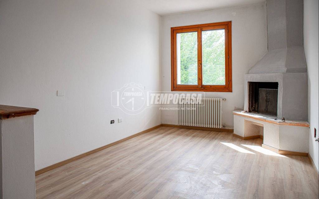 casa indipendente in vendita a Cento in zona Renazzo