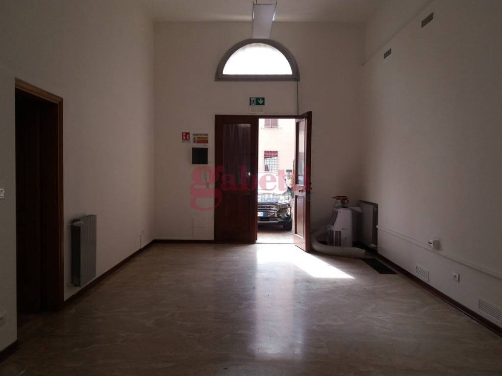 ufficio in vendita a Cento