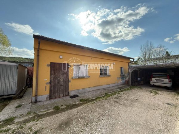 appartamento in vendita a Cento in zona Reno Centese