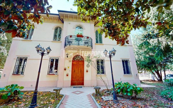 casa indipendente in vendita a Cento in zona Casumaro