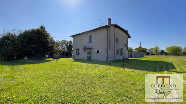 casa indipendente in vendita a Cento in zona Renazzo