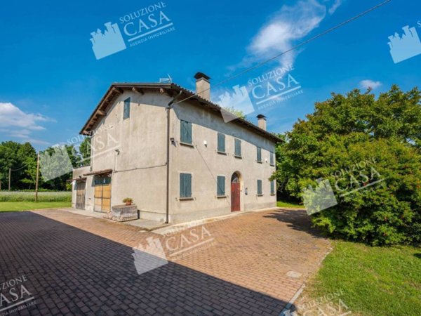 casa indipendente in vendita a Cento in zona Renazzo