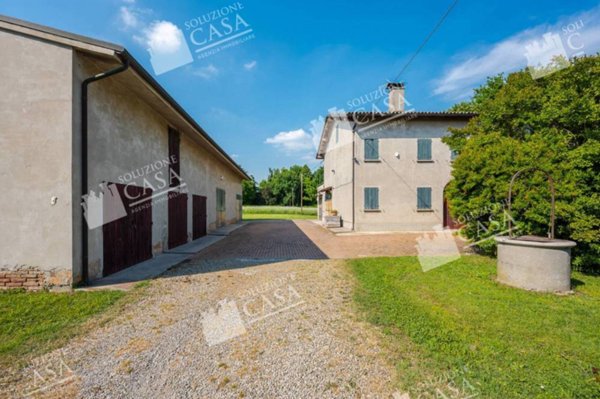 casa indipendente in vendita a Cento in zona Renazzo